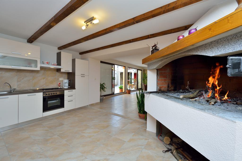 Apartments Cvita Бибинє Екстер'єр фото